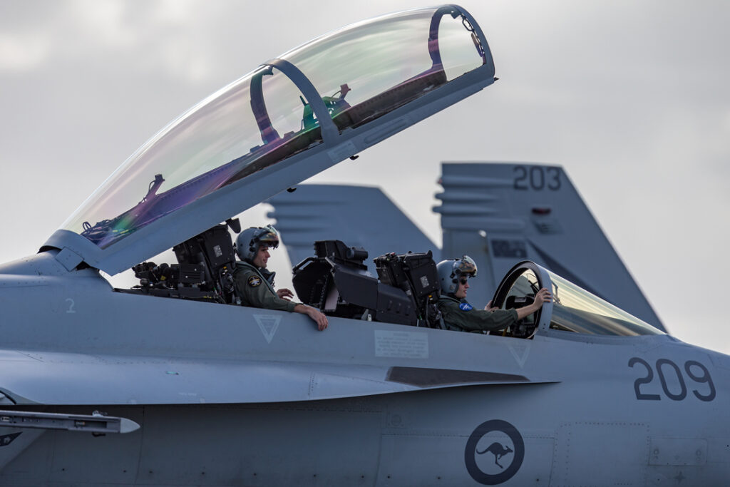 LASERSIGHT-Motivation-for-defence-Austrlian-pilots-in-fighter-plane