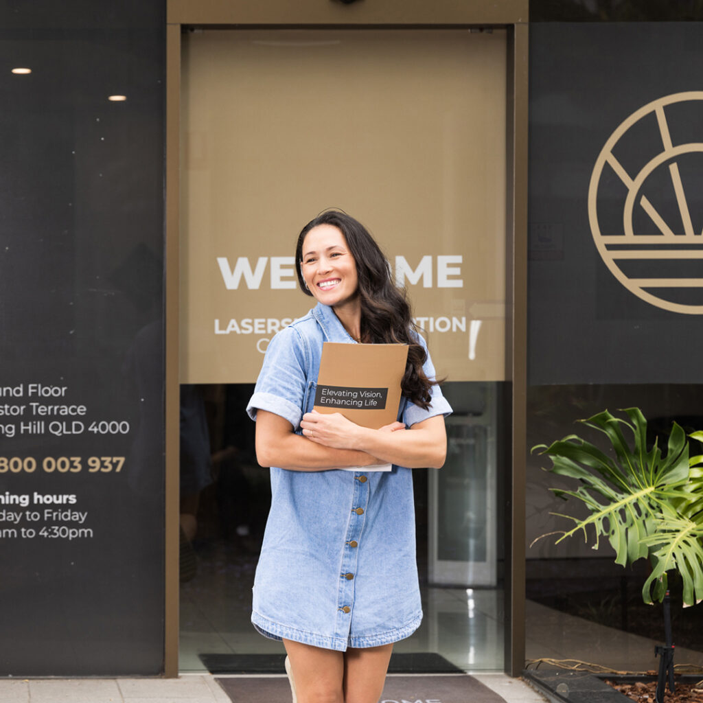 Lasersight clinic front lady with smile